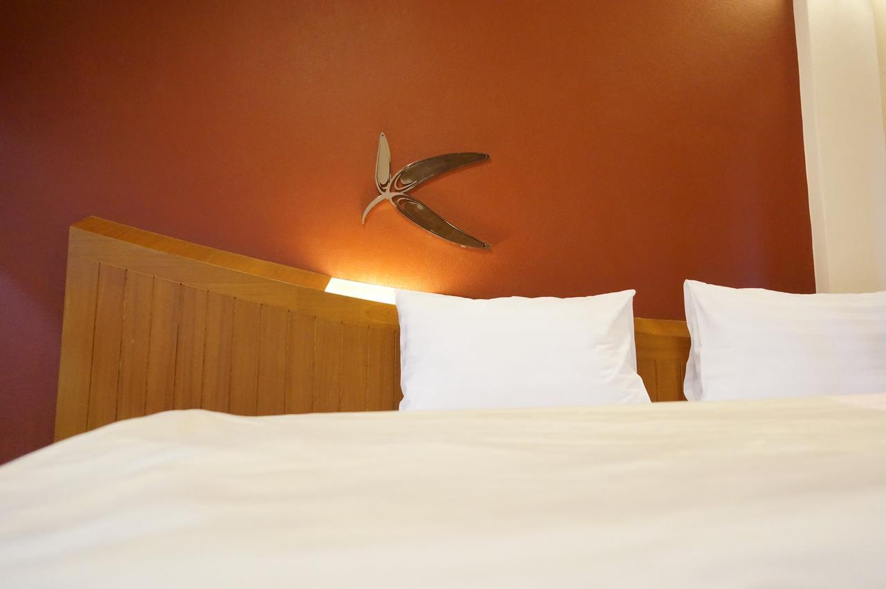 Country Lake View Hotel Suphan Buri Exterior photo